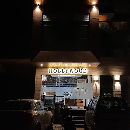 Hotel Hollywood Zirakpur Экстерьер фото