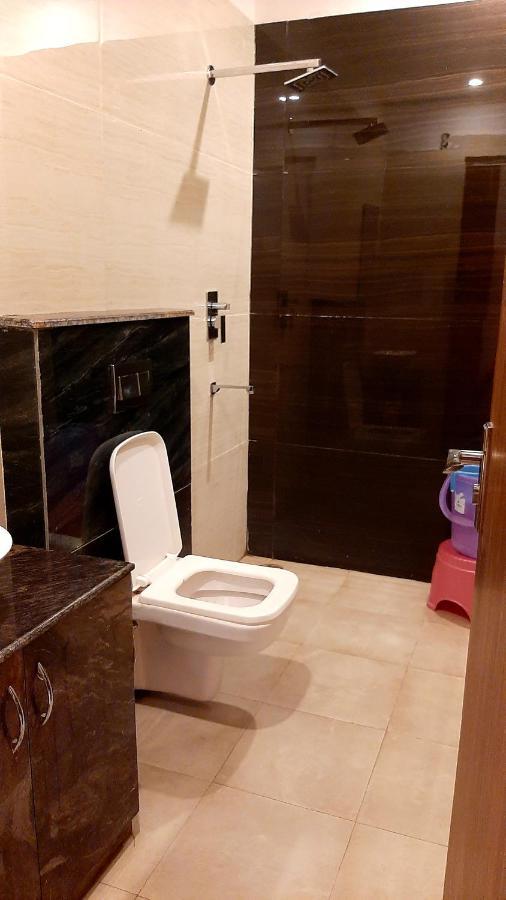 Hotel Hollywood Zirakpur Экстерьер фото