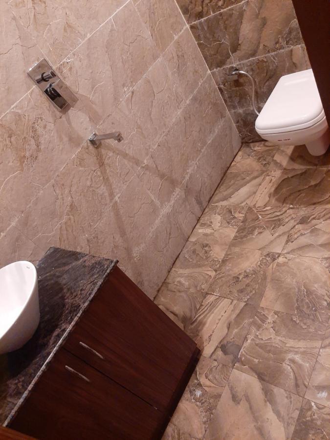 Hotel Hollywood Zirakpur Экстерьер фото
