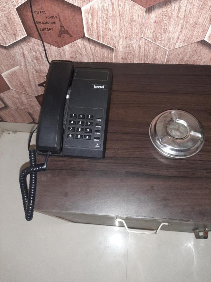 Hotel Hollywood Zirakpur Экстерьер фото