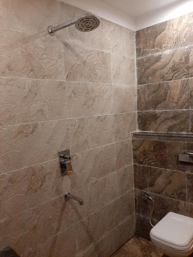 Hotel Hollywood Zirakpur Экстерьер фото
