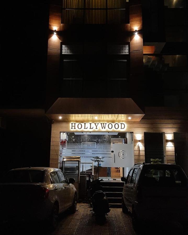 Hotel Hollywood Zirakpur Экстерьер фото