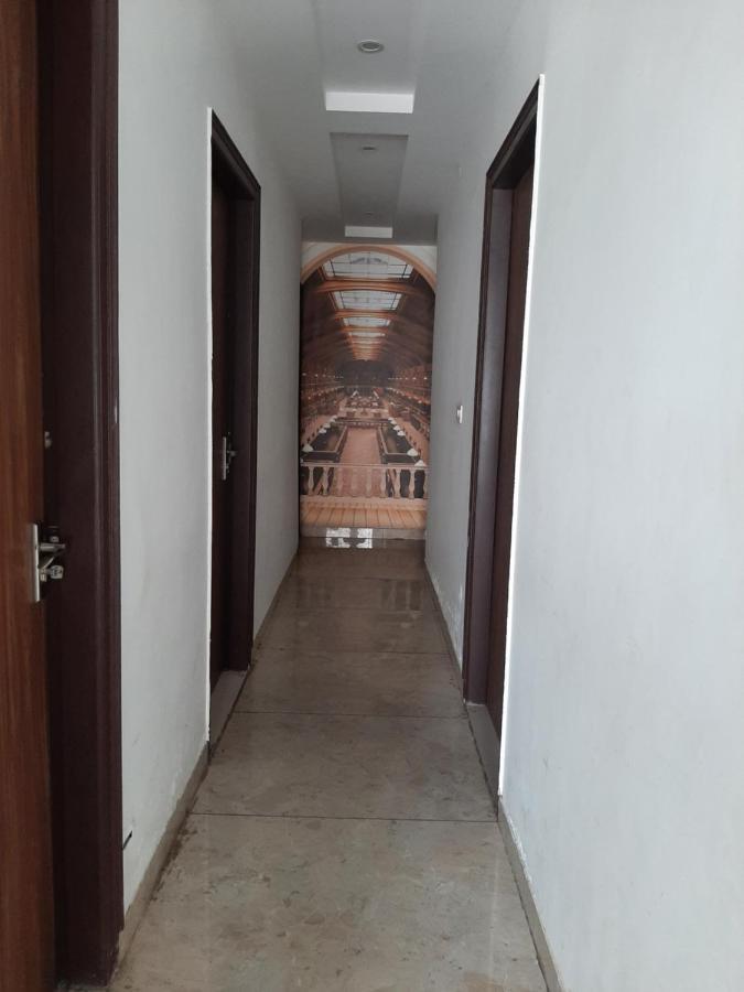 Hotel Hollywood Zirakpur Экстерьер фото