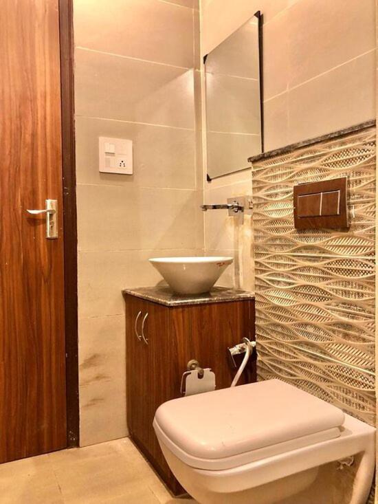Hotel Hollywood Zirakpur Экстерьер фото